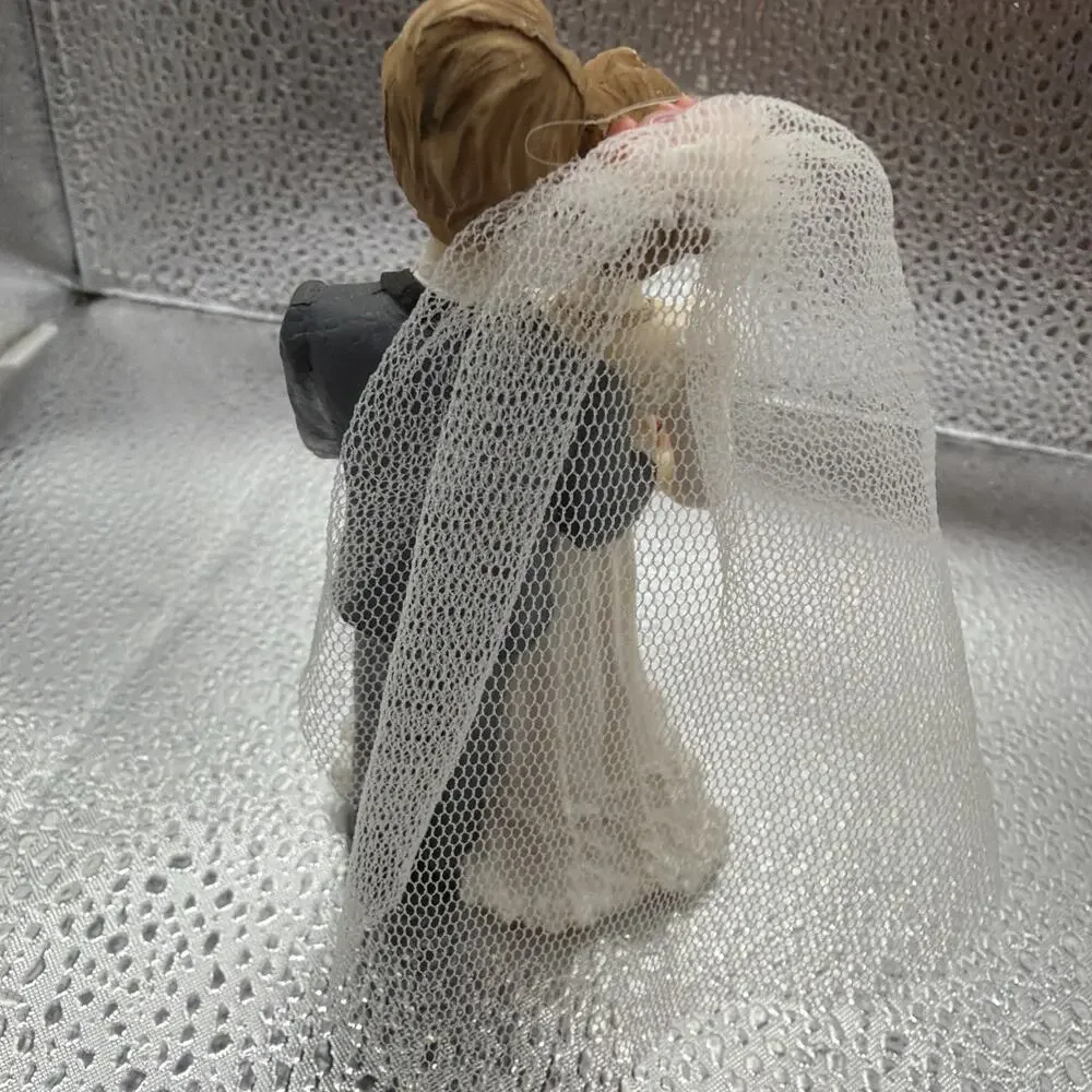 Wedding Cake Topper with Bride and Groom 4.25” Real Fabric Veil